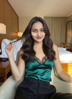 Sweety Shah — Independent Girl in Mumbai